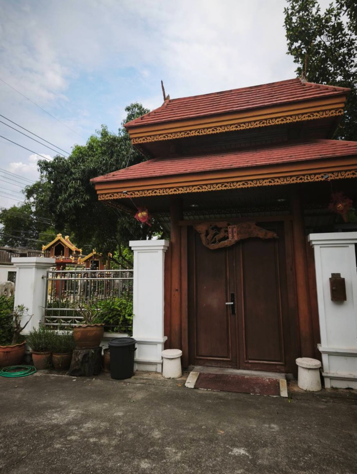 ขายที่ดินพร้อมโรงงาน Office building, residence and Thai wooden house, total area 4 rai 2 ngan 60 sq m with complete buildings. เหมาะทำธุรกิจ/โรงงาน – รูปที่ 3