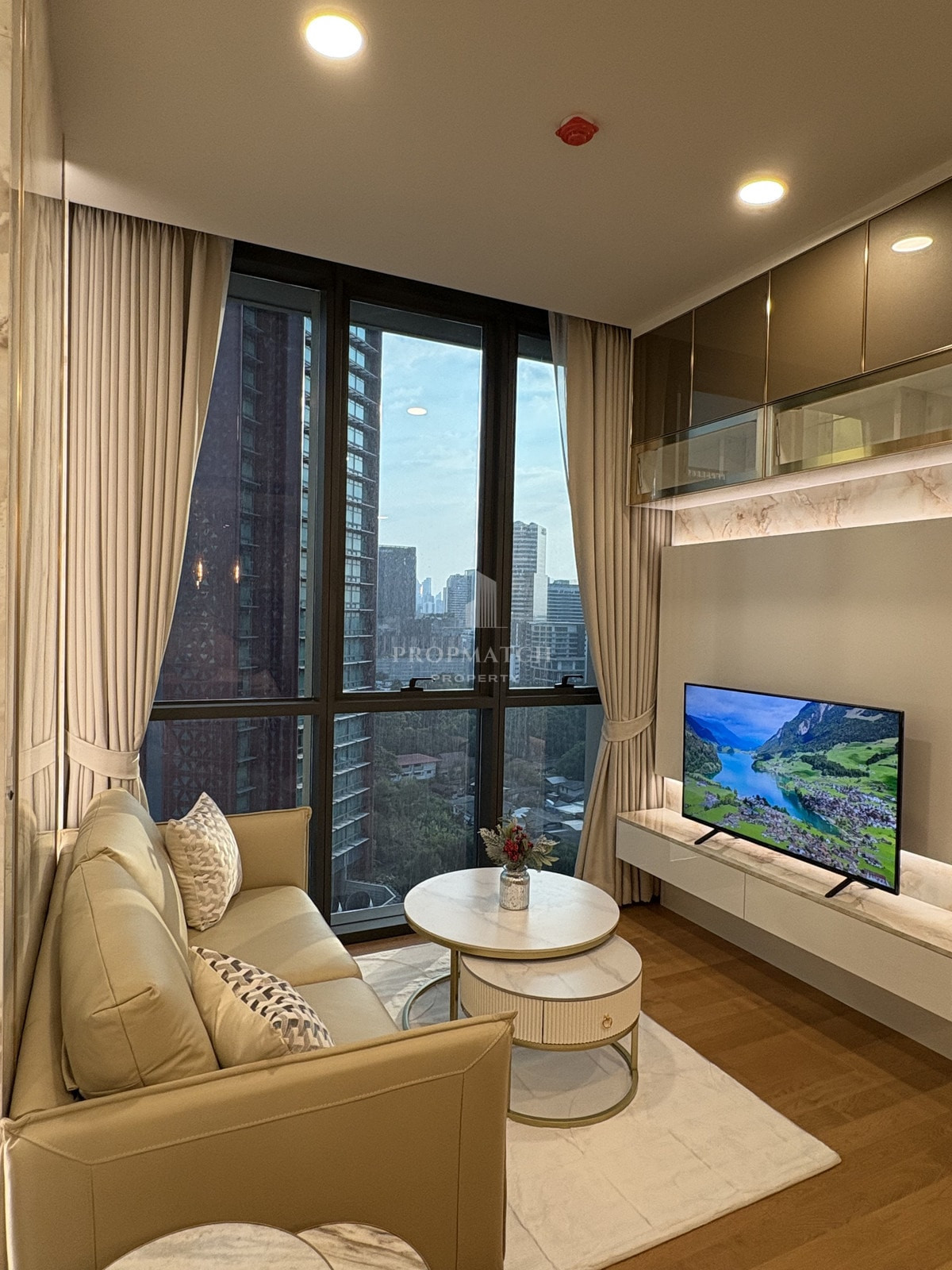 ✨Flash Deal ✨ Wish Signature II Midtown Siam ( 2Bed 2Bath 58.2SQM.) ready to move in! Only 13,900,000 baht Tel.0981315848 @propmatch