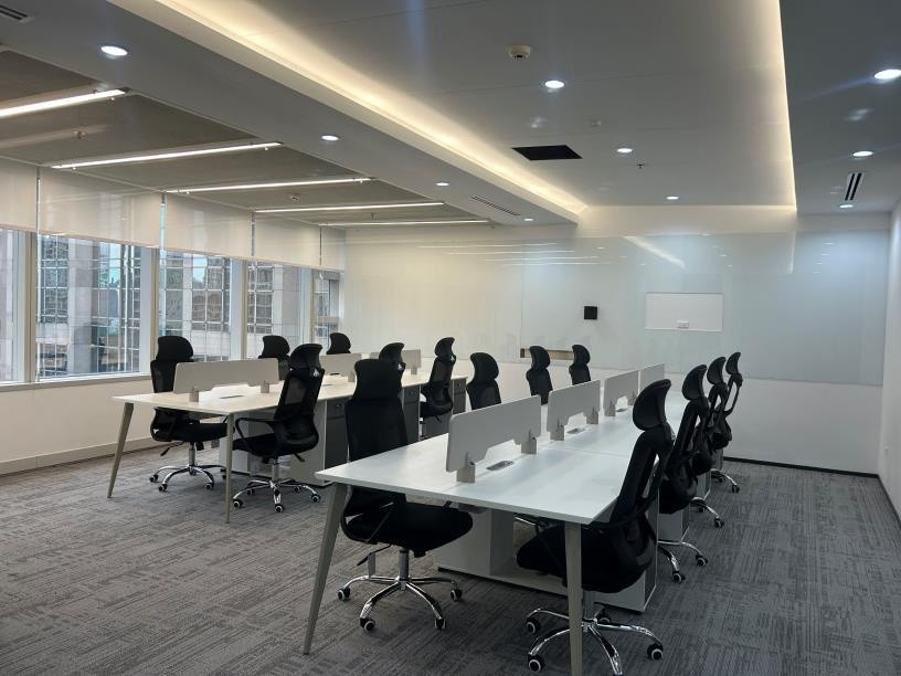 ให้เช่าสำนักงาน Fully Furnished CRC Tower, All Seasons Place 138 ตร.ม. – รูปที่ 3