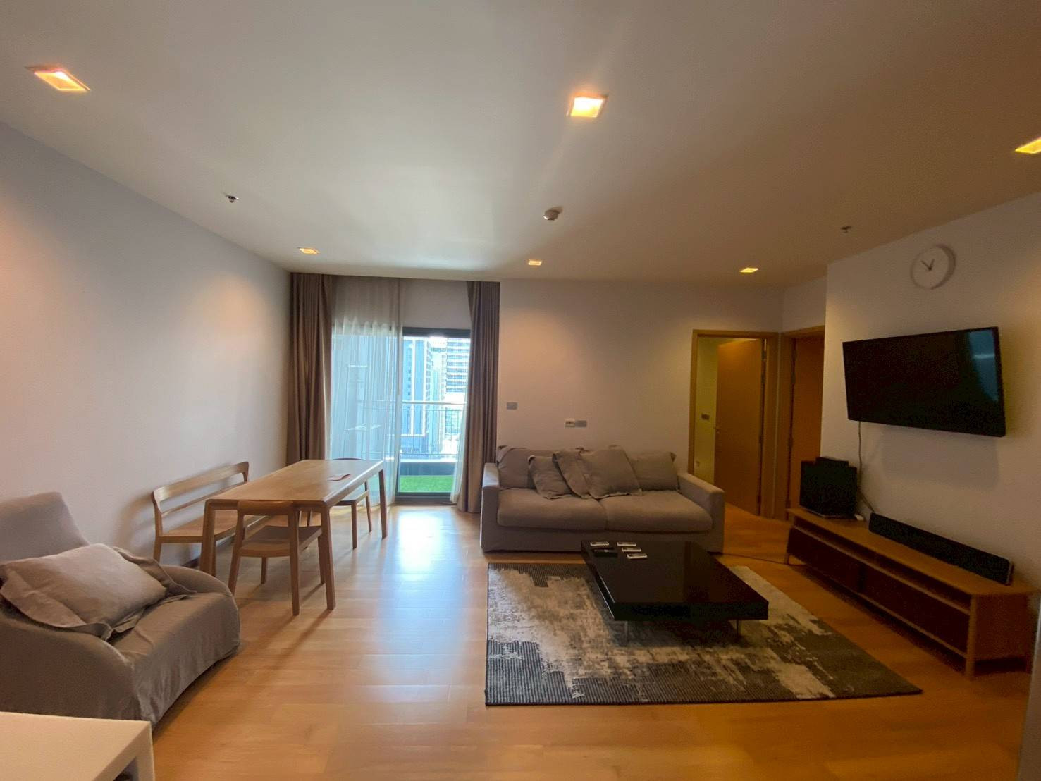 Condo for rent: Hyde Sukhumvit 13  CORNER  3 bedrooms, 3 bathrooms 2 Balcony Size: 105 sqm