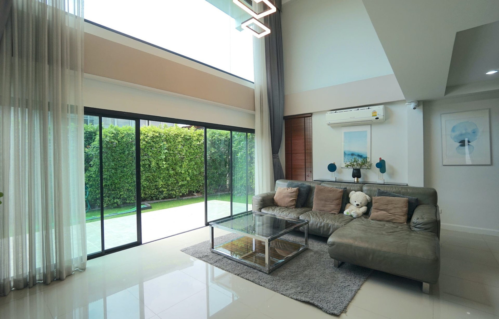 บ้าน/โฮมออฟฟิศ กว้างขวาง พื้นที่ใช้สอย 295 ตร.ม. พร้อมห้องนั่งเล่นโถงสูงดับเบิลวอลุ่ม – อุดมสุข – ขาย!! SPACIOUS HOUSE/HOME OFFICE ON 295 SQM USABLE AREA WITH DOUBLE-VOLUME LIVING AREA – UDOMSUK – FOR SALE!! – รูปที่ 3