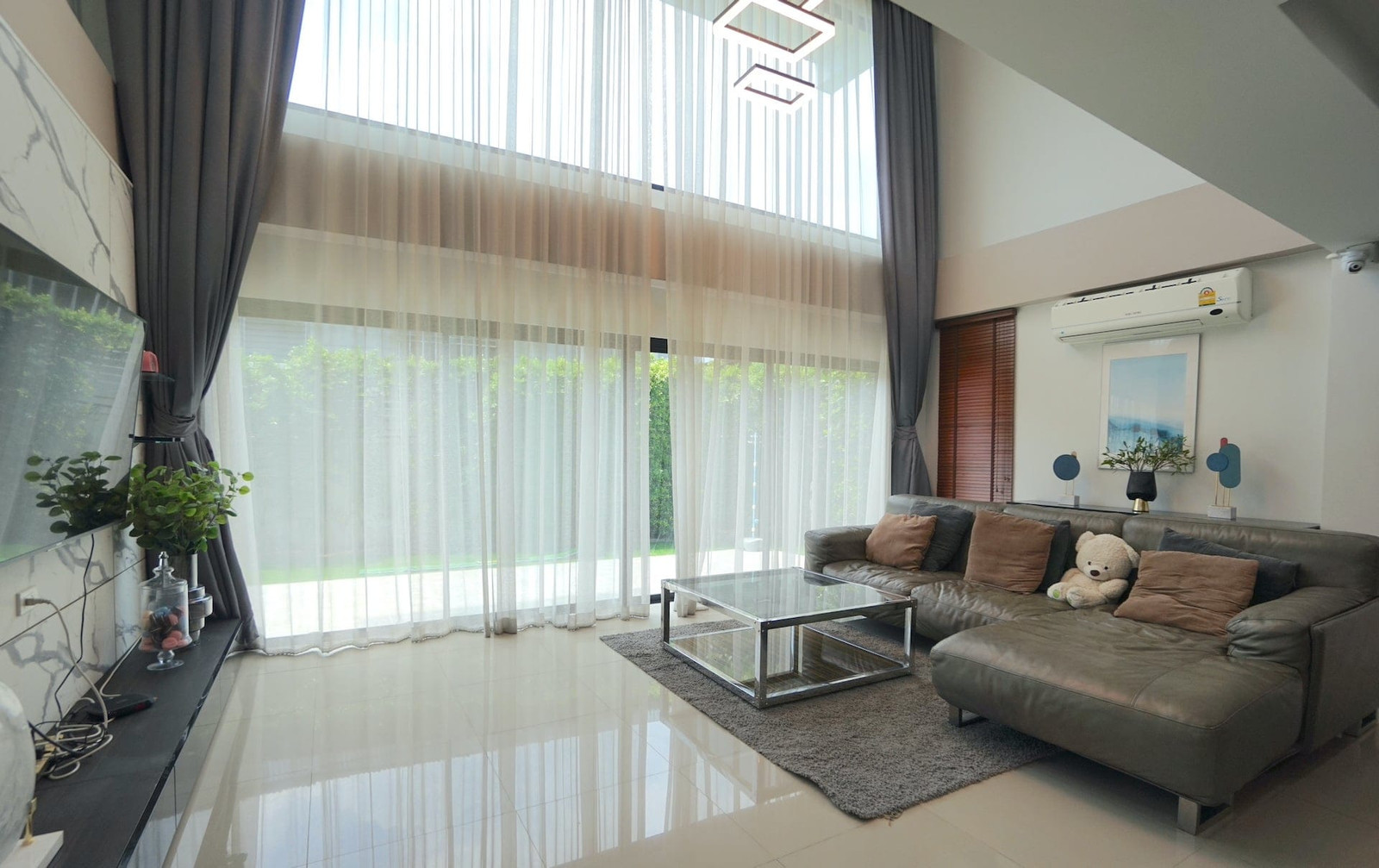 บ้าน/โฮมออฟฟิศ กว้างขวาง พื้นที่ใช้สอย 295 ตร.ม. พร้อมห้องนั่งเล่นโถงสูงดับเบิลวอลุ่ม – อุดมสุข – ขาย!! SPACIOUS HOUSE/HOME OFFICE ON 295 SQM USABLE AREA WITH DOUBLE-VOLUME LIVING AREA – UDOMSUK – FOR SALE!! – รูปที่ 2