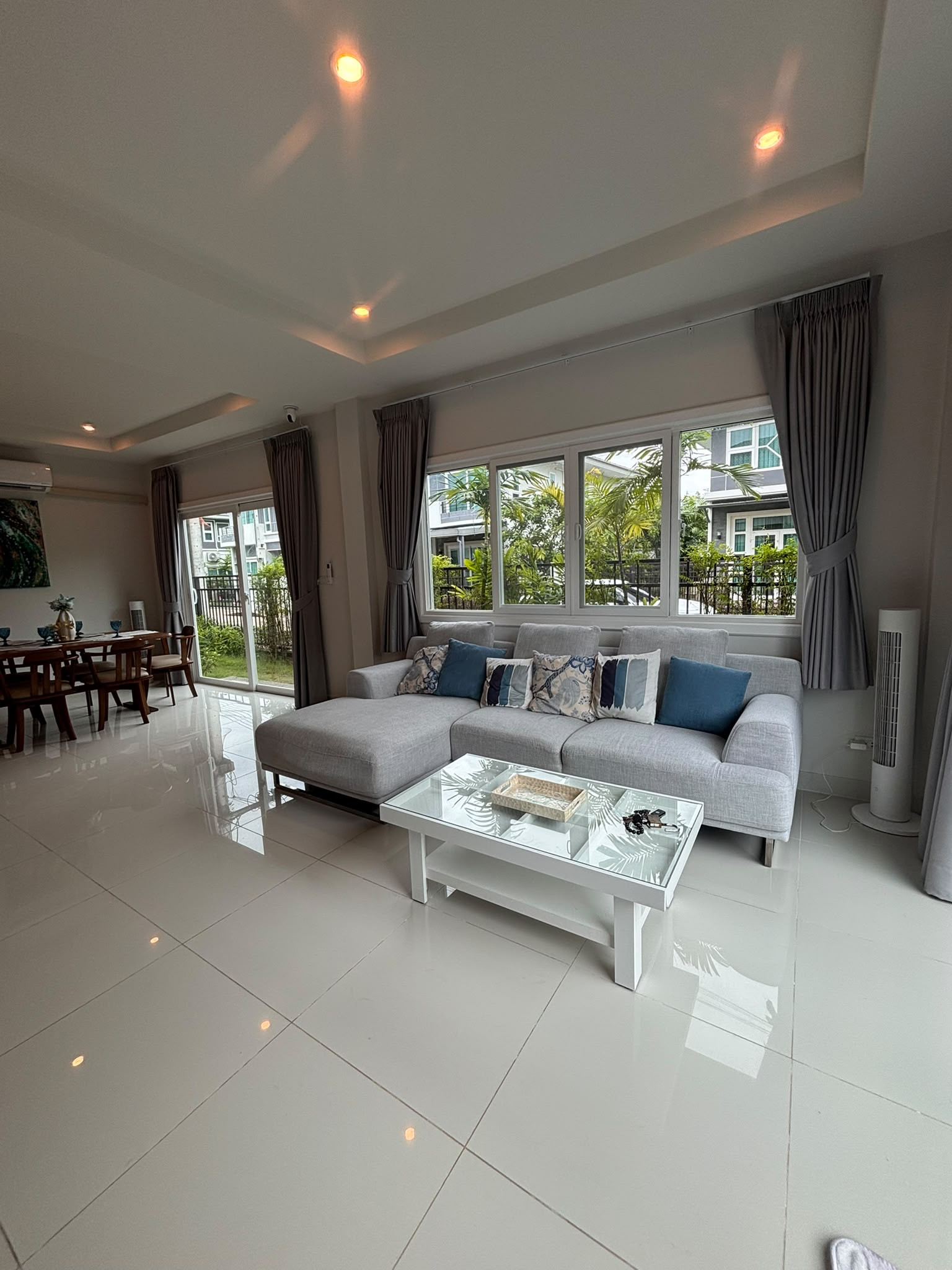ยกระดับความสุขของทุกคนในบ้าน | บ้านเดี่ยวทรงโมเดิร์น ครัวครบ ที่จอดรถ 2 คัน ในโครงการปิดสุดปลอดภัย ยกระดับความสุขของทุกคนในบ้าน | บ้านเดี่ยวทรงโมเดิร์น ครัวครบ ที่จอดรถ 2 คัน ในโครงการปิดสุดปลอดภัย