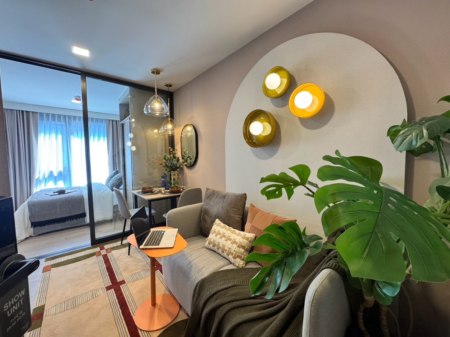 เดอะ เบส รัชดา 19 1bed 24sqm 2.49 โทร 0946242014 นุ้ย