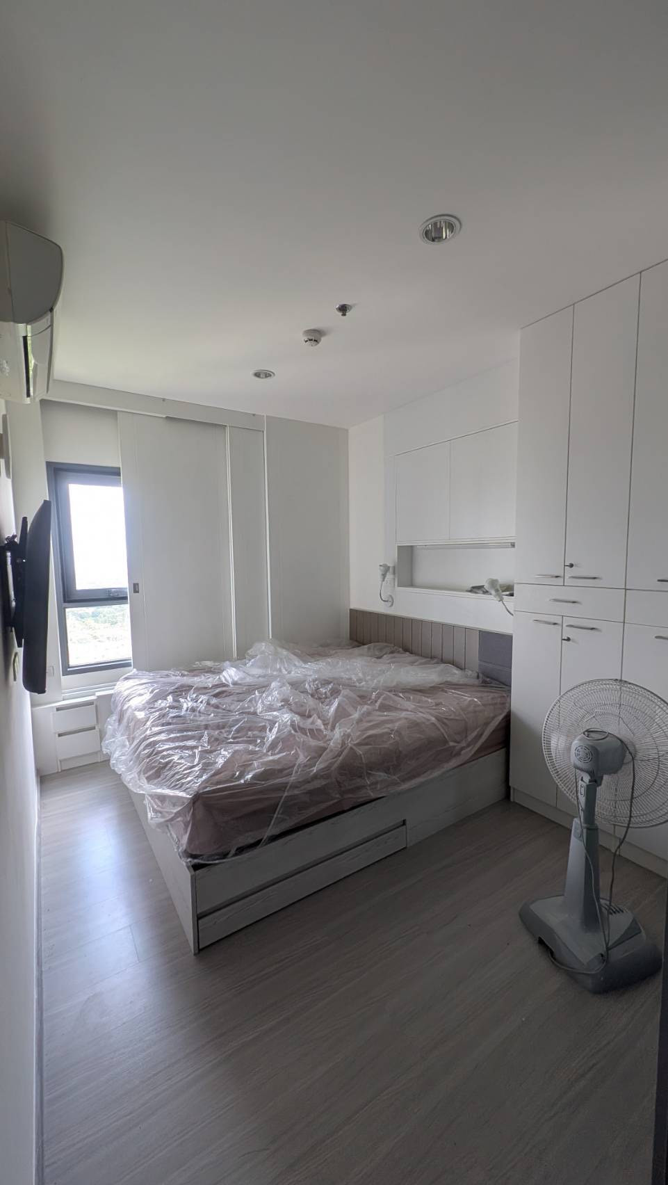 *** ( 1 Bedroom Plus ) Condo for rent : Aspire Sathorn-Rachapruek near BTS *** 