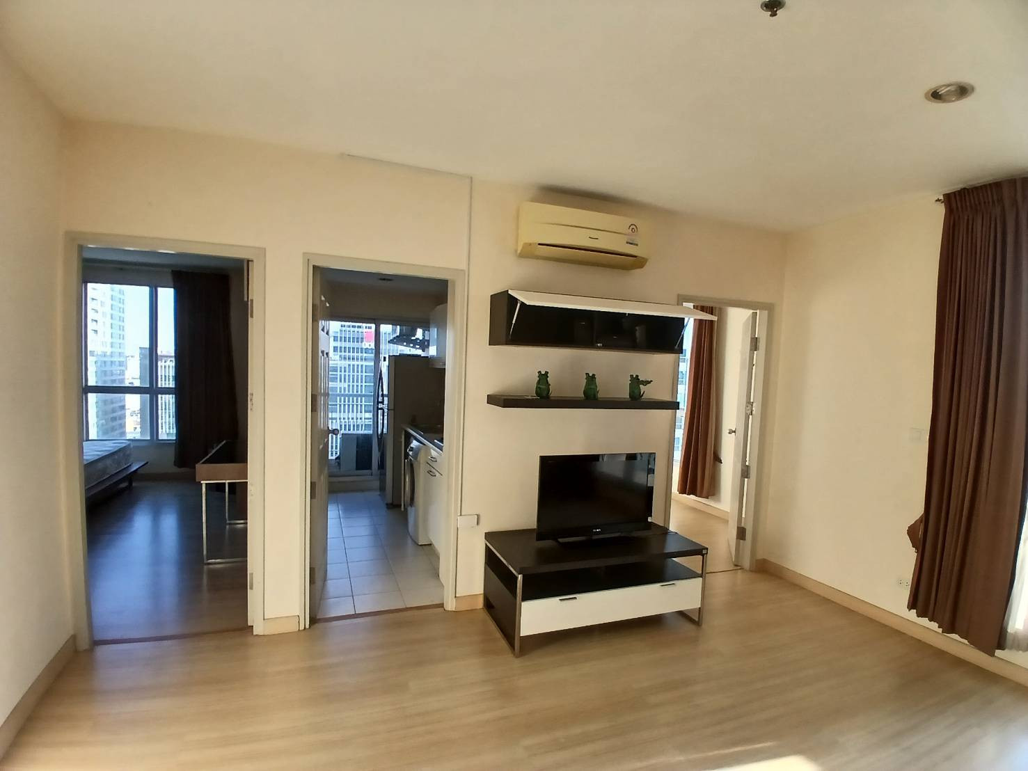2ห้องนอน 2ห้องน้ำ เฟอร์นิเจอร์ตกแต่งพร้อมอยู่ เครื่องใช้ไฟฟ้าครบ – รูปที่ 2