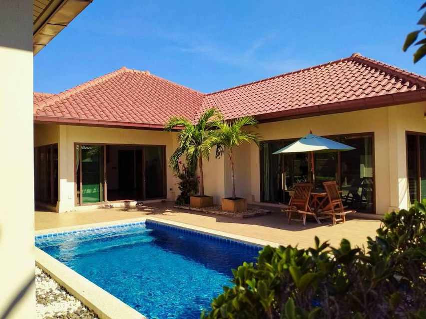 Single house for rent Thai-Bali style, 3 bedrooms with swimming pool, Huai Yai, Pattaya. Single house for rent Thai-Bali style, 3 bedrooms with swimming pool, Huai Yai, Pattaya.
