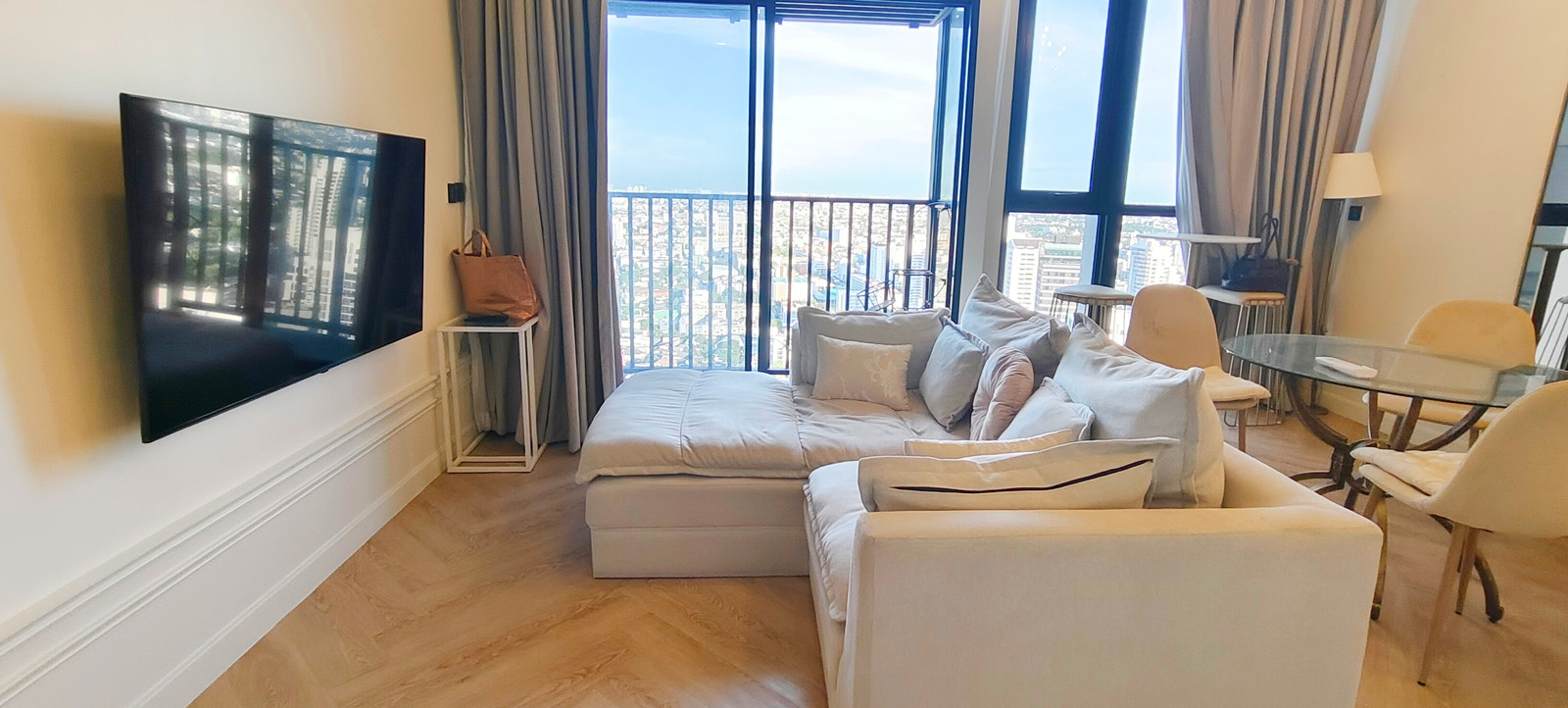 🔥 Rare Unit – Located on the same floor as the common areas.