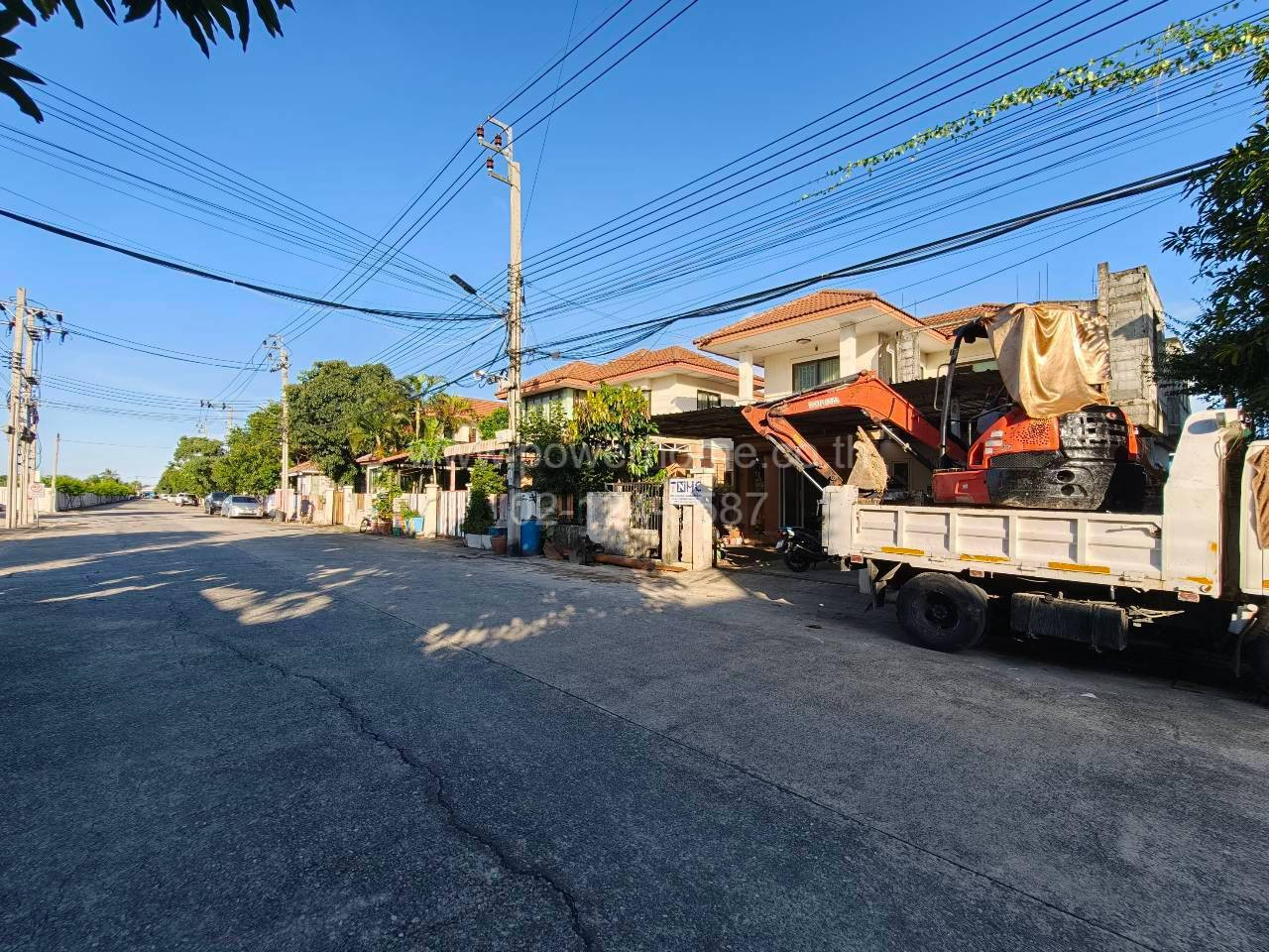 บ้านเดี่ยว 2 ชั้น หมู่บ้านอริสรา 5 ทำเลดี ใกล้ตลาดนัดแสงเดือน ,ตลาดนัดกนกการ บางบัวทอง – รูปที่ 2