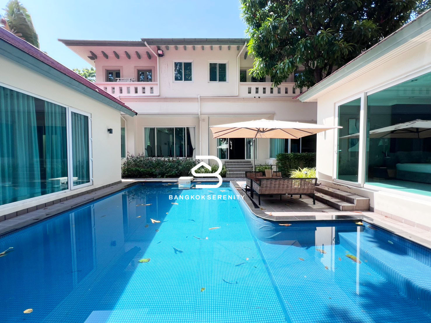 House for rent with private pool in Bangna