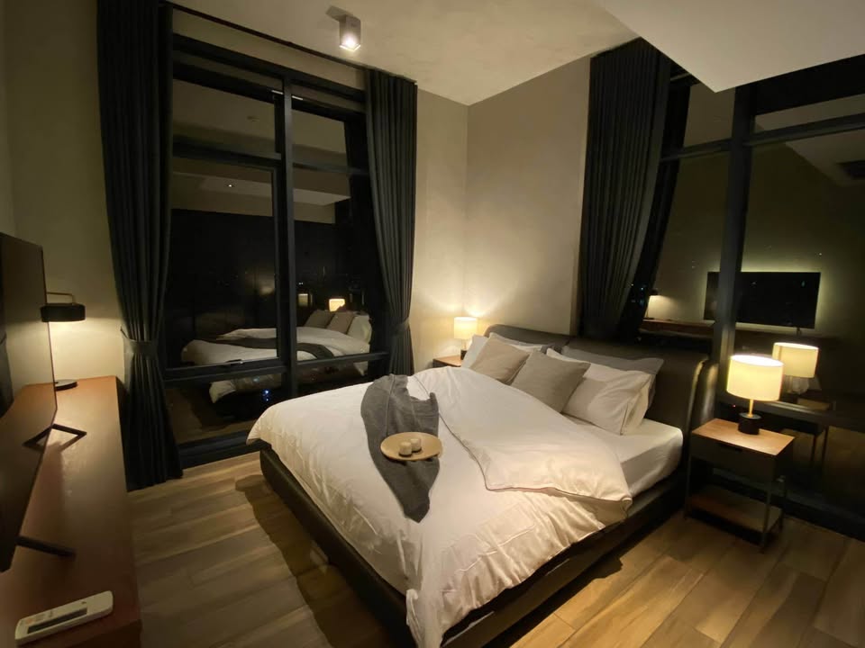 🔥Urgent Sale🔥 The Loft Asoke, near MRT Phetchaburi Station. Fully furnished and ready to move in.