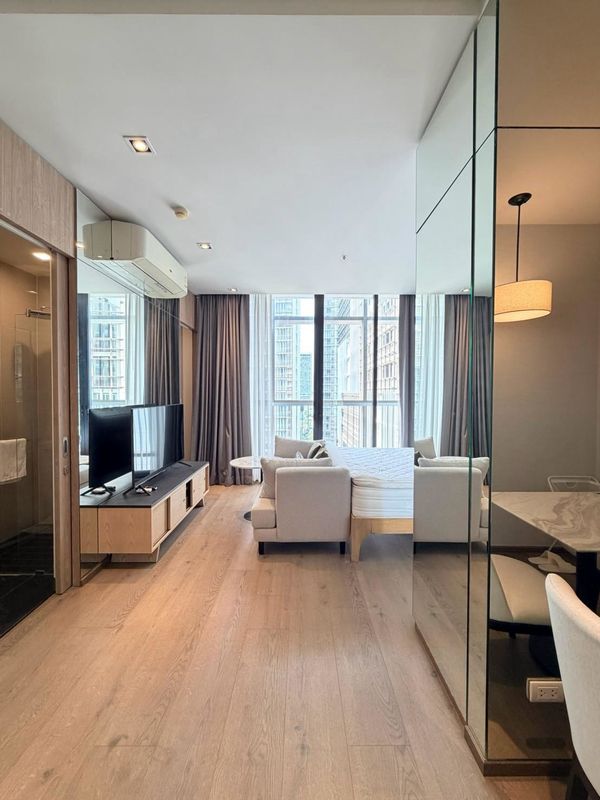 ✨ Condo for rent near BTS Phrom Phong 📍 Park 24 | Park Origin Phrom Phong | 1 Bedroom Plus 30.66 Sq.m. ✨ Beautifully decorated room Fully furnished Ready to move in 🚆 Good location, near BTS Phrom Phong, convenient travel.