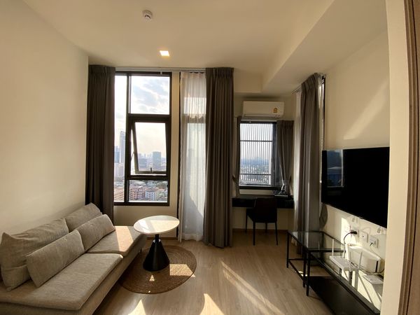 Beautiful room, complete set of furniture, ready to move in. Good price!!⭐For rent Centric Ratchayothin (Centric Ratchayothin)