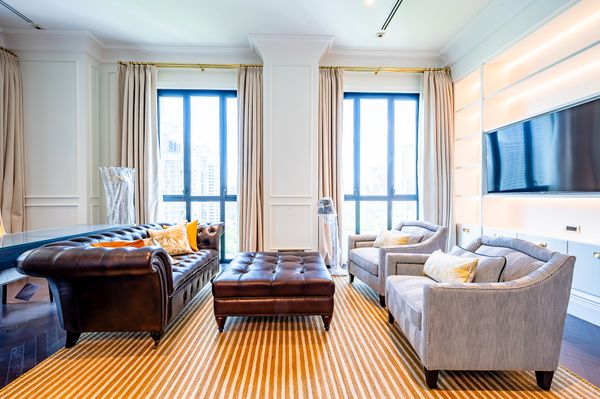 Condo for rent, Ninety Eight Wireless, 2 bedrooms, location near Central Embassy and Lumpini Park. Ready to move in