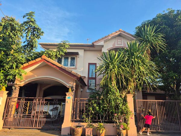 2-storey detached house for sale, Pruksa Village 4, Soi Kaew-in, Bang Yai, 52.4 sq m., front of the house next to the garden, near the swimming pool, free transfer, only 2.998 million, release for 2-storey detached house, best location in the project, Pru