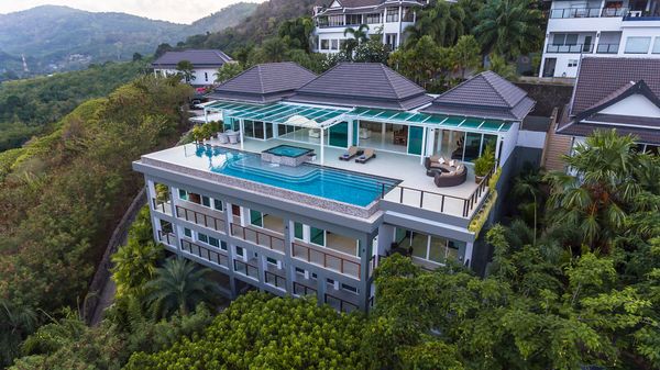 Exclusive Ocean Domain | 7-Bedroom Luxury Estate with Infinity Pool &amp; Sunset Vistas