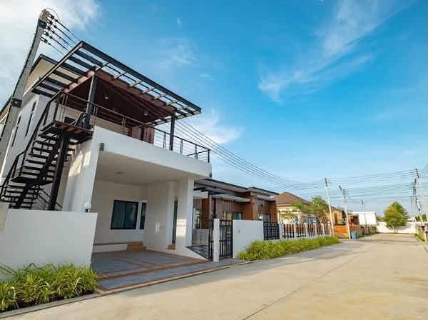 THE GRANDIO HUAHIN POOL VILLA ขนาด 124 ตารางวา 5 ห้องนอน ตำบลหัวหิน อำเภอหัวหิน จังหวัดประจวบคีรีขันธ์ 