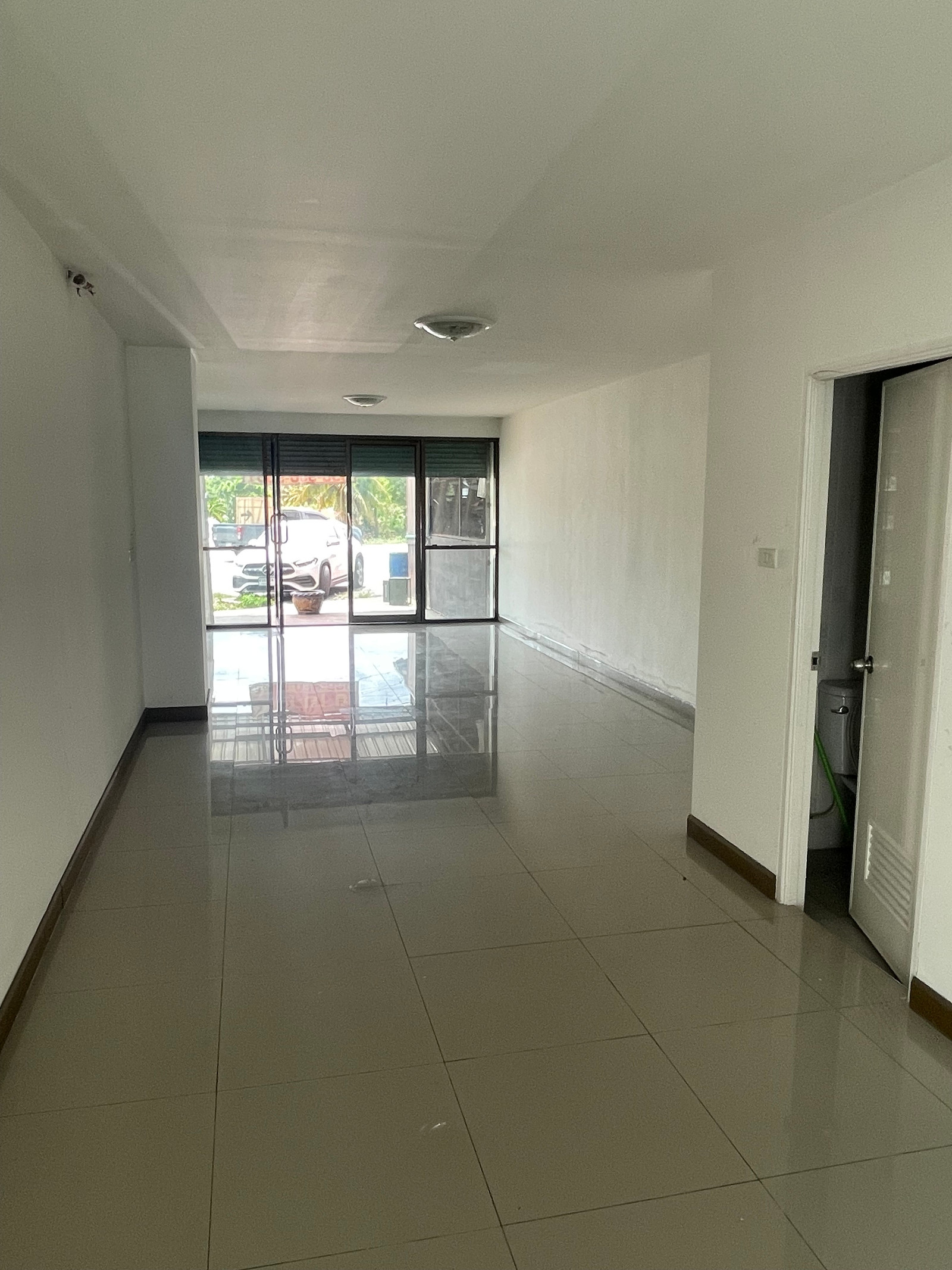 For sale: 3-story commercial building, Ban Ko, Samut Sakhon, next to Suan Som main road, ready to move in, 13,000 baht per month. – รูปที่ 3