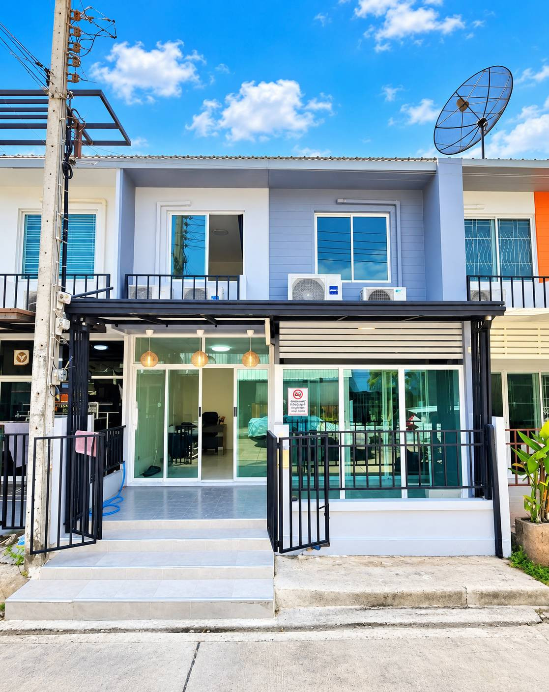🏡 There is a room on the ground floor. Its a room for the elderly or an office, newly renovated house, 5 air conditioners.
