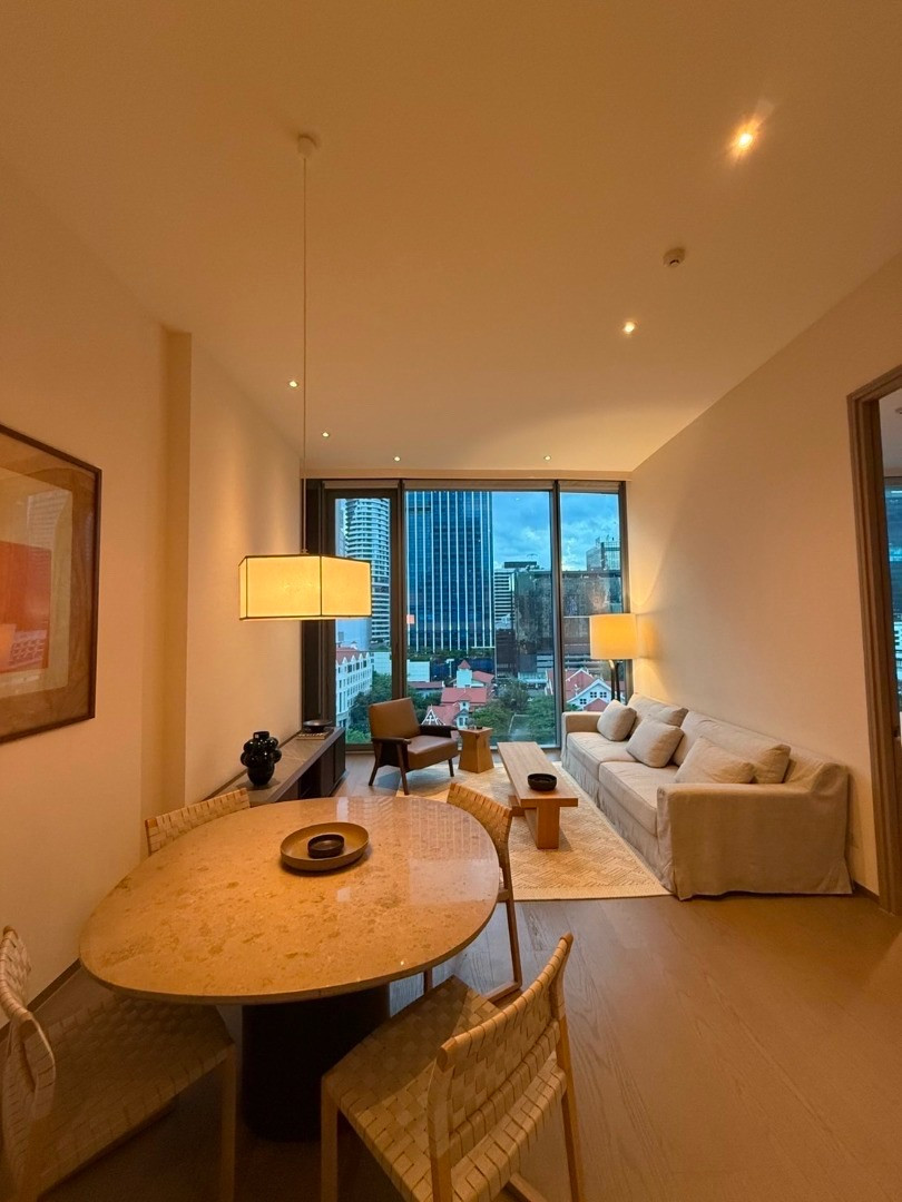 1-Bed SCOPE Langsuan, new room, never lived in, garden view, decorated by Chanintr. 1-Bed SCOPE Langsuan, new room, never lived in, garden view, decorated by Chanintr.