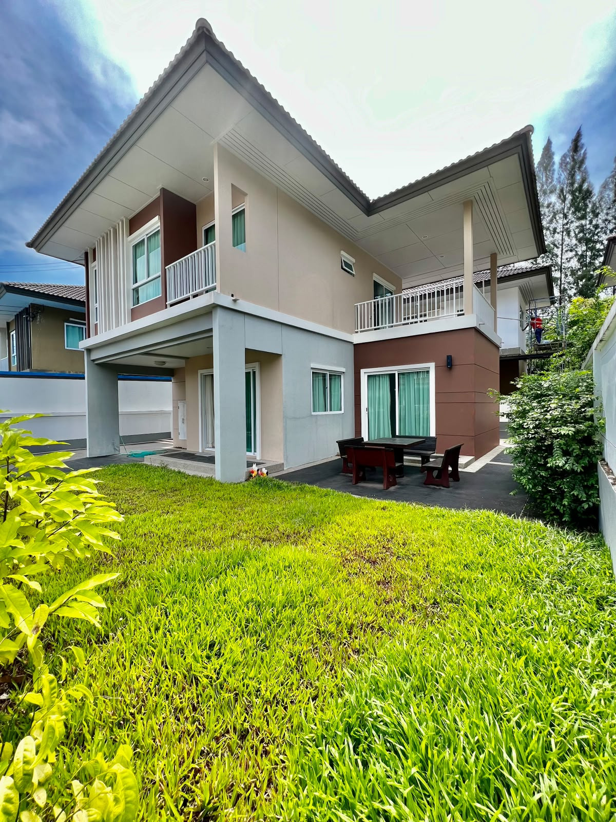 Turnkey Family Residence | 4-Bed Home Footsteps from Top Education Hub (8.5 MB / 50K mo) 