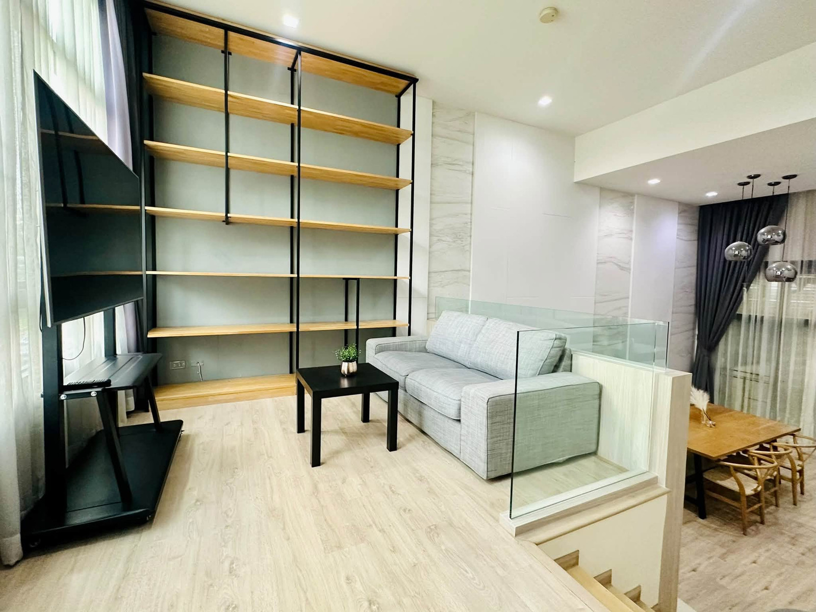 Townhome For Rent : Arden Phatthanakan 20 | 3 Bedrooms 4 Bathrooms | Only 3 Minutes to Thonglor