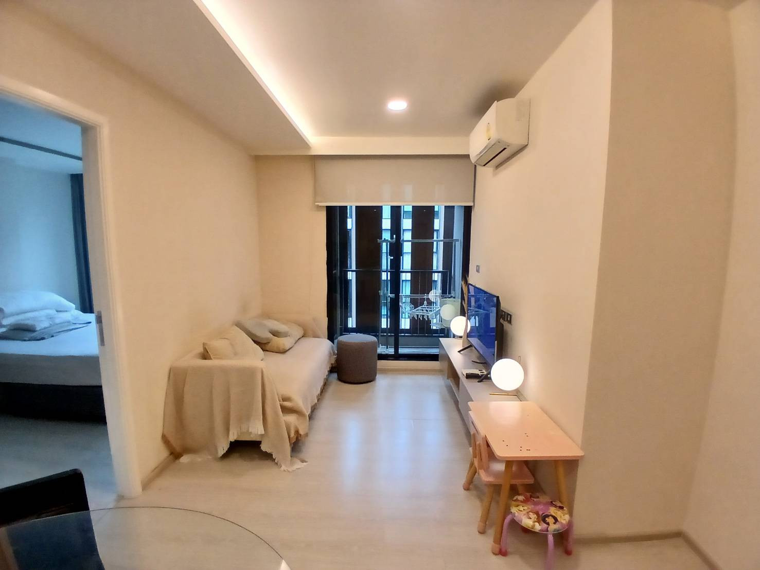 2ห้องนอน 2ห้องน้ำ ให้เช่า เฟอร์นิเจอร์ตกแต่งพร้อมอยู่ เครื่องใช้ไฟฟ้าครบ