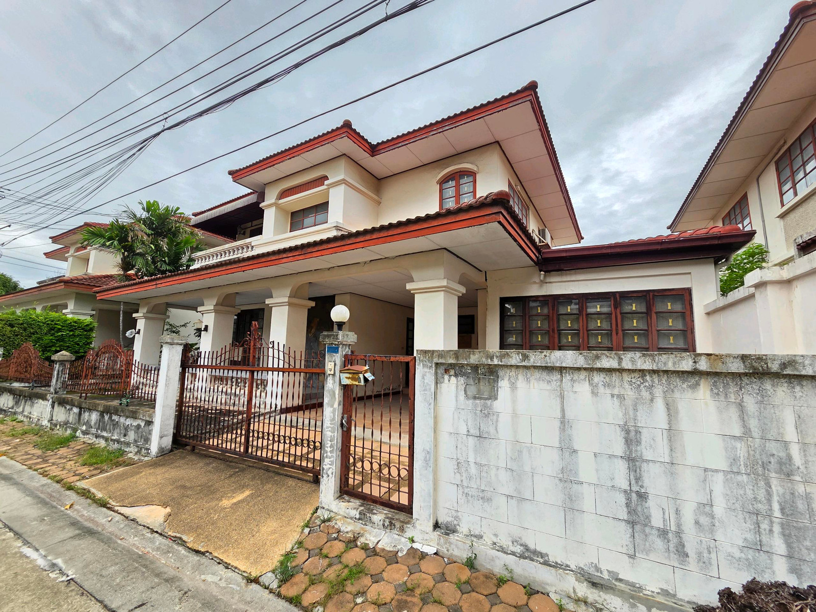 🔥 บ้านเดี่ยว LAND & HOUSES ที่ดิน 60 ตร.ว. ถูกกว่าตลาด 3 ล้าน ขายเพียง 4.5 ล้านบาท! 🏡 สีวลี ติวานนท์–ปากเกร็ด | ใกล้เมืองทองธานี | น้ำไม่ท่วม ใครกำลังมองหา บ้านเดี่ยวราคาต่ำกว่าตลาด เพื่อนำไปรีโนเวททำกำไร หรือซื้อไว้แต่งใหม่อยู่เอง หลังนี้น่าสนใจมาก 🔥 บ้านเดี่ยว LAND & HOUSES ที่ดิน 60 ตร.ว. ถูกกว่าตลาด 3 ล้าน ขายเพียง 4.5 ล้านบาท! 🏡 สีวลี ติวานนท์–ปากเกร็ด | ใกล้เมืองทองธานี | น้ำไม่ท่วม ใครกำลังมองหา บ้านเดี่ยวราคาต่ำกว่าตลาด เพื่อนำไปรีโนเวททำกำไร หรือซื้อไว้แต่งใหม่อยู่เอง หลังนี้น่าสนใจมาก