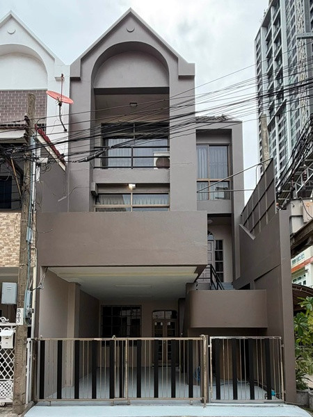 TH 1084 ให้เช่า ทาวน์เฮาส์ ซอยสุขุมวิท 44/2 #บ้านเช่าใจกลางสุขุมวิท #ทาวน์เฮาส์ให้เช่าใกล้BTSพระโขนง 
