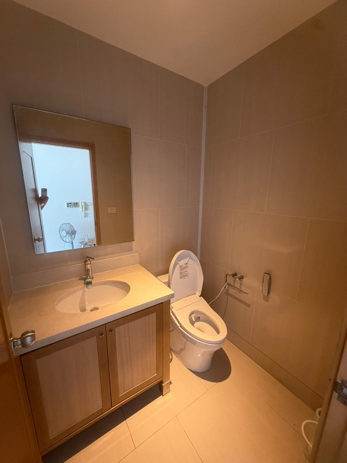 ⚡ ว่างแล้วห้องสวยมาก The Emporio Place 3 Bed 4 Bath 165 sqm 100,000 ติดต่อ 0968623850 ⚡  – รูปที่ 2