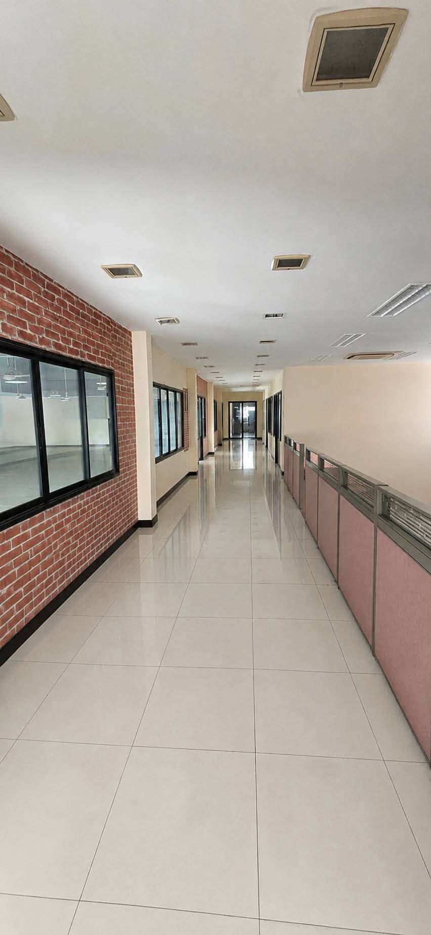 Office ให้เช่า 302 ตารางเมตร บางขุนเทียน ทำเลติดถนน พร้อมเข้าอยู่ ราคาเพียง 50,000 ต่อเดือน – รูปที่ 4