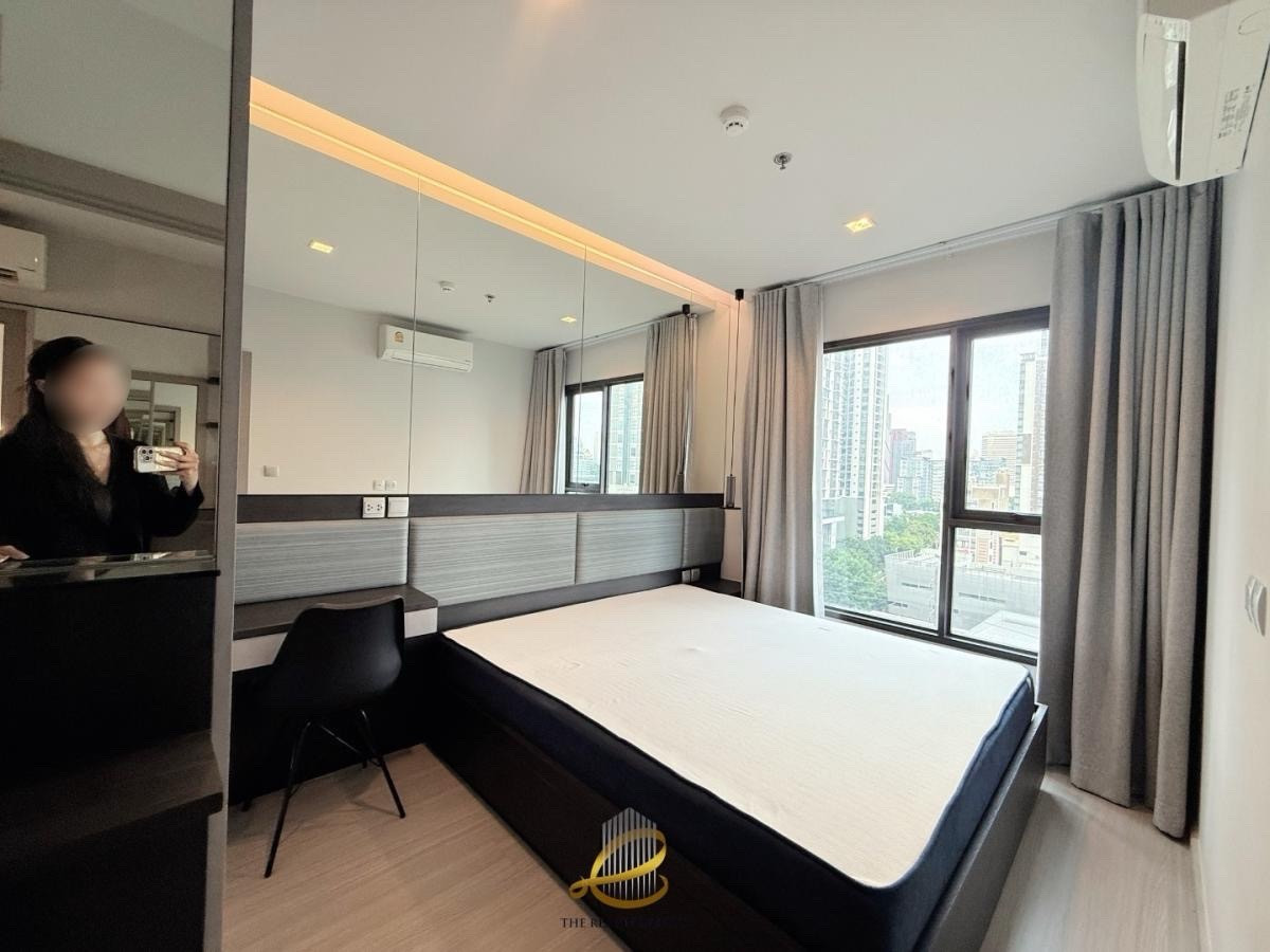 Urgent before being reserved🌈corner room, 2 bedrooms New flooring, no need to worry about swollen floors🔥6 foot bed🔥 Life Asoke Rama9 Urgent before being reserved🌈corner room, 2 bedrooms New flooring, no need to worry about swollen floors🔥6 foot bed🔥 Life Asoke Rama9