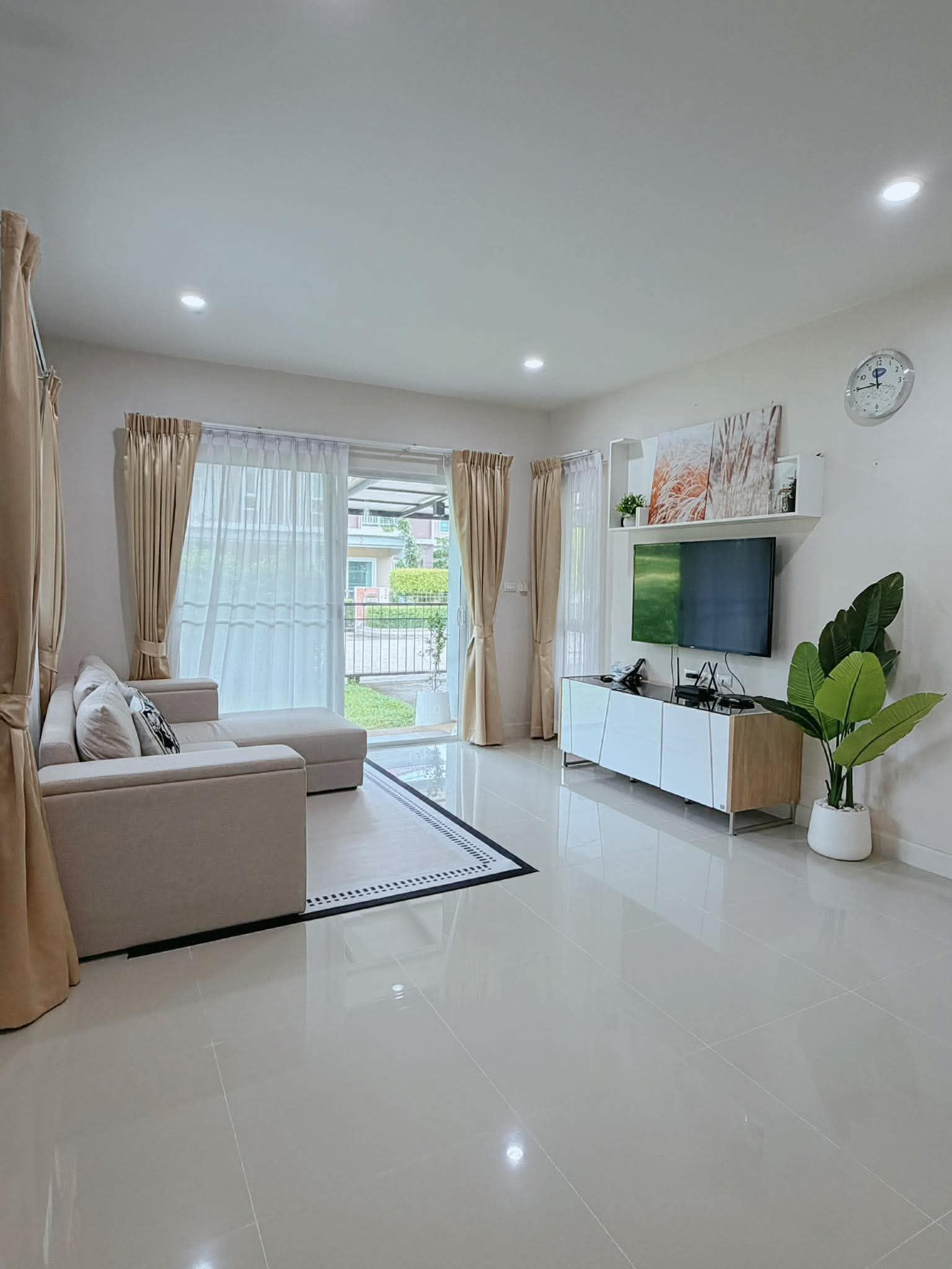 Premier Family Sanctuary | Spacious 4-Bed House on 374 sqm Plot with Auto-Gate (70K/mo) Premier Family Sanctuary | Spacious 4-Bed House on 374 sqm Plot with Auto-Gate (70K/mo)