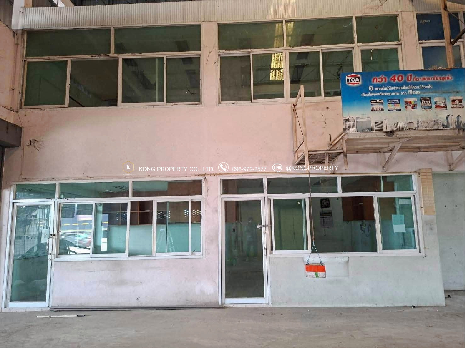 ให้เช่าโกดังทำเลทองติดถนนใหญ่ ลาดหลุมแก้ว ปทุมธานี พื้นที่กว้าง 1,600 ตร.ม. | เปิดหน้าร้านและทำธุรกิจได้ทันที – รูปที่ 2