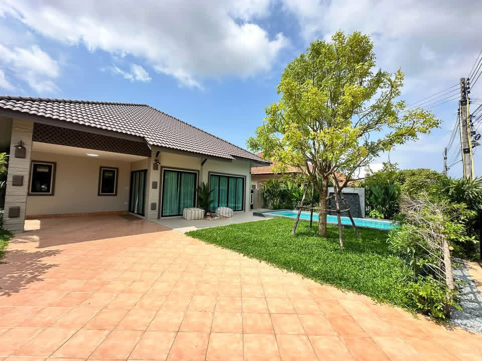 Pattaya Paradise Village house for sale