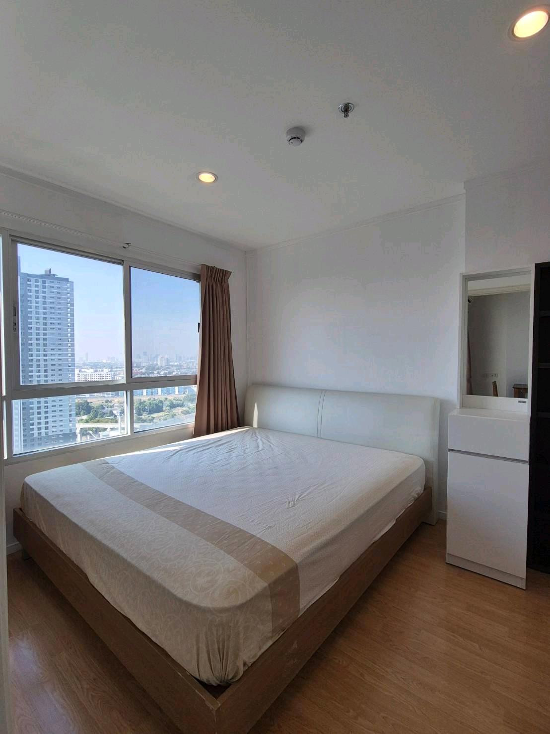 📢💯📢[[Rent]] Beautiful room, fully furnished, pool view, near ARL Hua Mak Station. Room for rent - Lumpini Place Condo Srinakarin - Hua Mak Station, near Airport Link Hua Mak Station, only 350 meters.