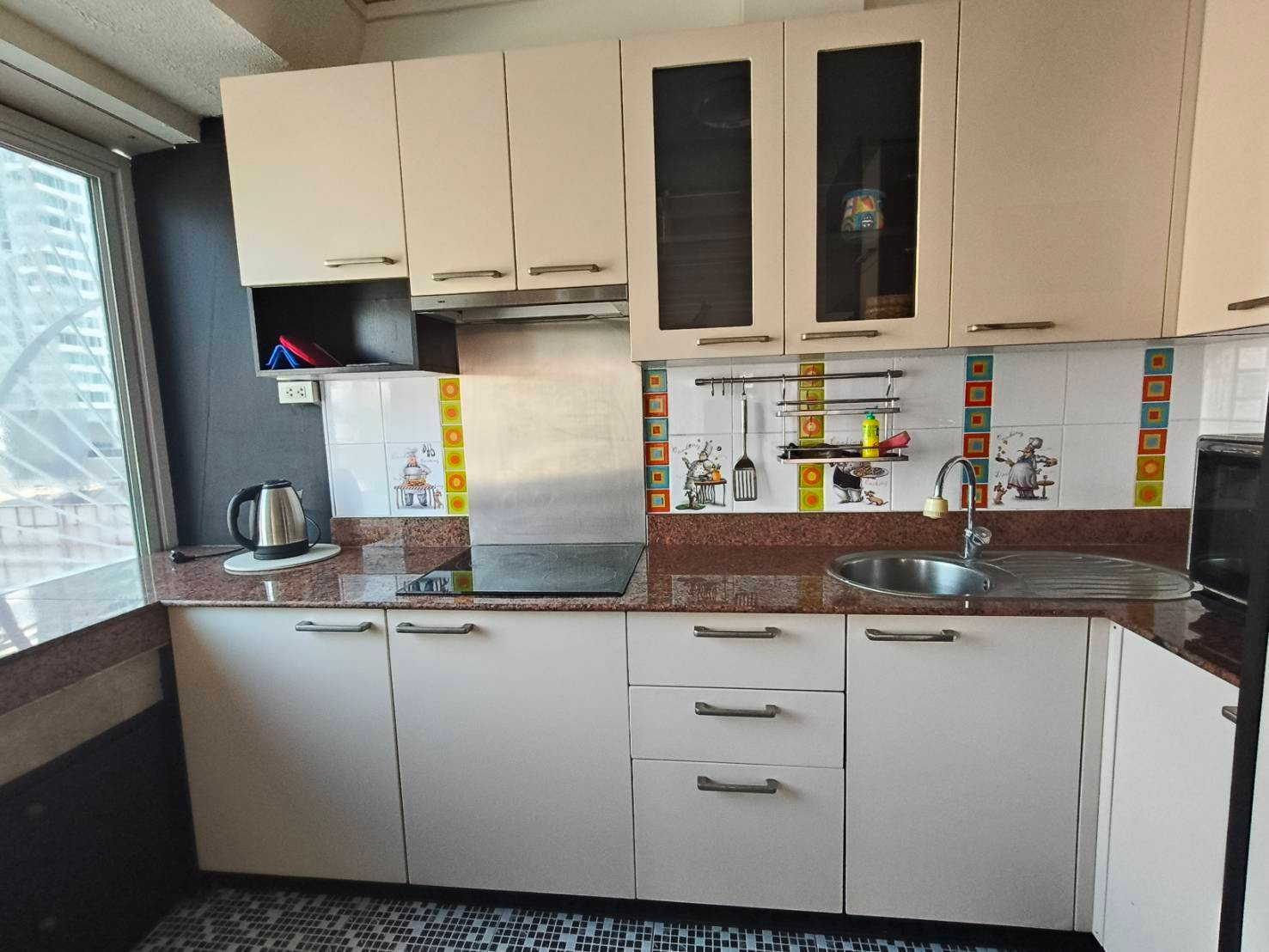 For Rent : Diamond Tower Silom , A Spacious 2 bedroom 1 bathroom, 132 sq.m , Big Balcony. – รูปที่ 4