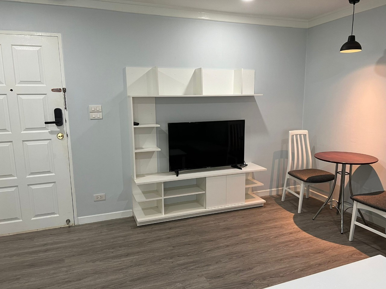 Pet friendly back into stock ^^, walkable to BTS Thonglor with 40 sqm. located on 8th floor only 25k!!!! @ 49 Suites. – รูปที่ 4