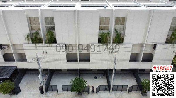 For rent, 3-story townhome, New World Krungthep Kreetha, decorated and ready to move in.