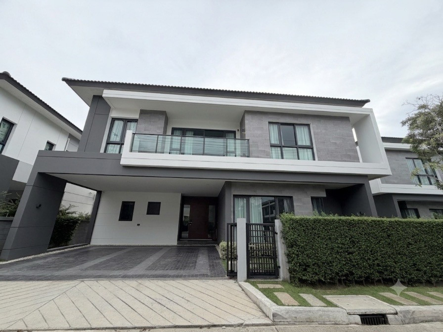 The City Bangna 1|House with 4 bedrooms + tea room + maid's room + large garden The City Bangna 1|House with 4 bedrooms + tea room + maid's room + large garden