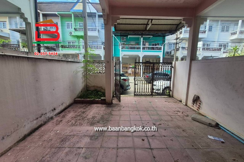 ทาวน์เฮาส์ 3 ชั้น เนื้อที่ 28 ตร.ว. บ้านแก้ววิลล่า (ซอยจรัญสนิทวงศ์ 27 แยก 22) ถนนจรัญสนิทวงศ์ แขวงบางขุนศรี เขตบางกอกน้อย – รูปที่ 2