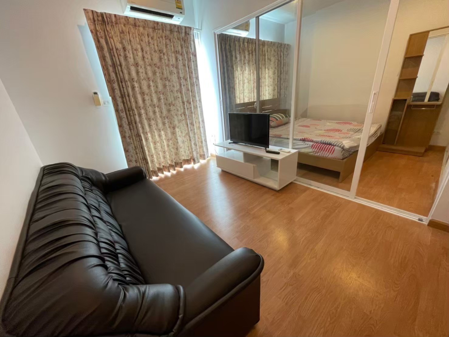 Condo for sale, The Parland Ratchada-Wong Sawang, Bang Sue, 15th floor, good location, convenient travel, near MRT Wong Sawang.