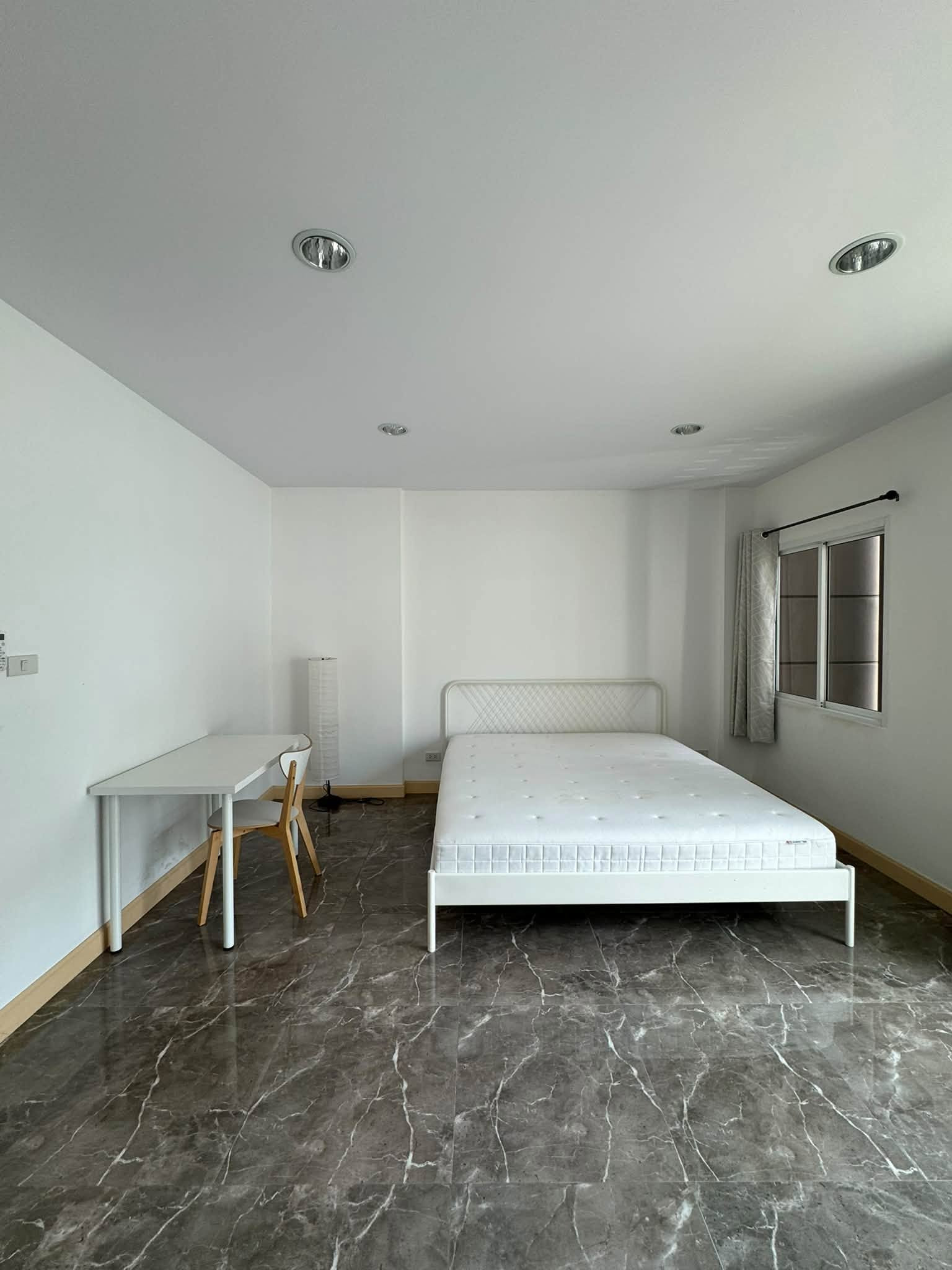 Grand De Ville Srinakarin ( MRT Suan Luang Rama 9 ) (5 Bed + 4 Bath) (DL-02) / line: @condo66