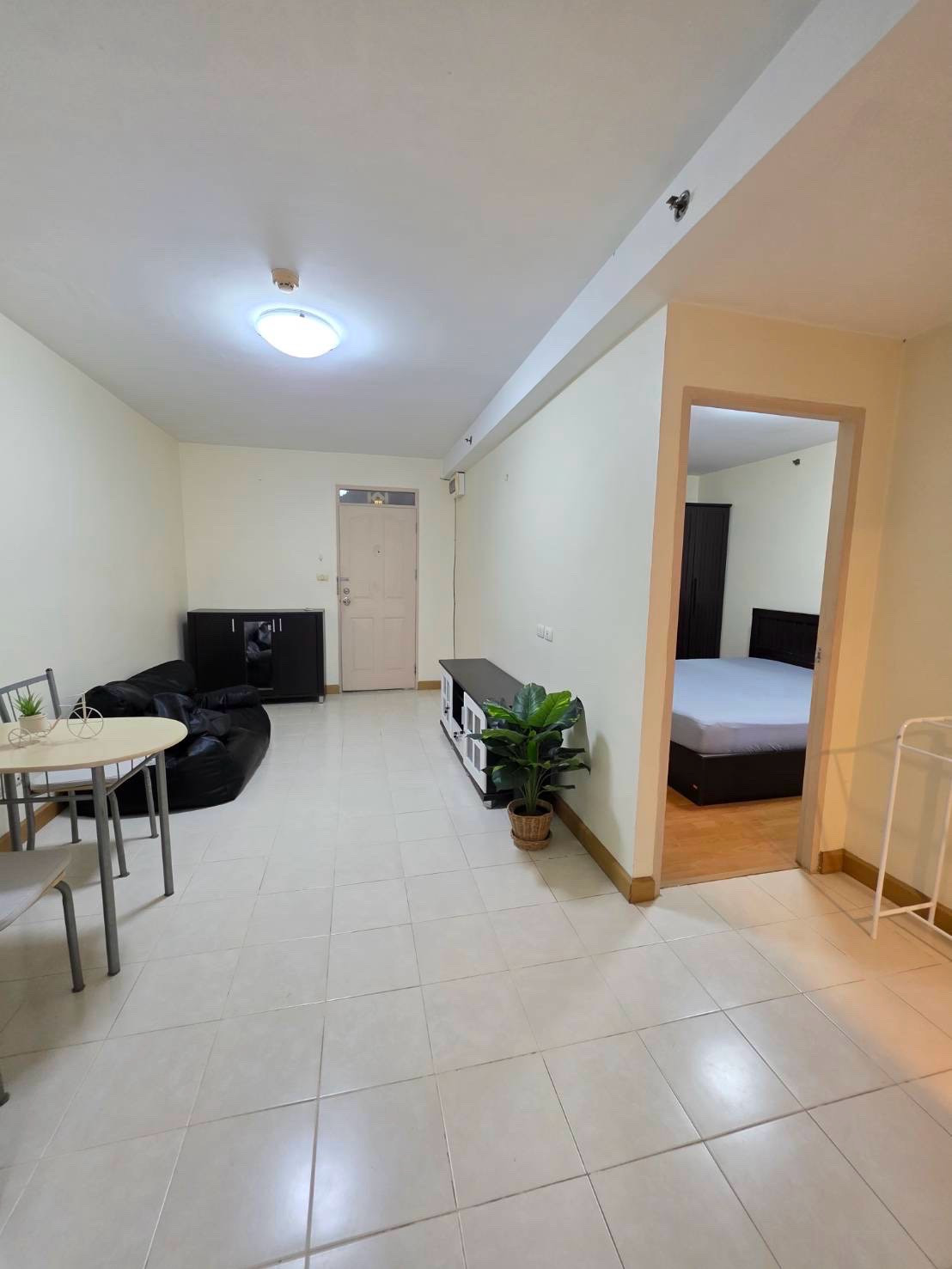 1 bedroom room, near BTS Udomsuk, only 150 meters, with parking.