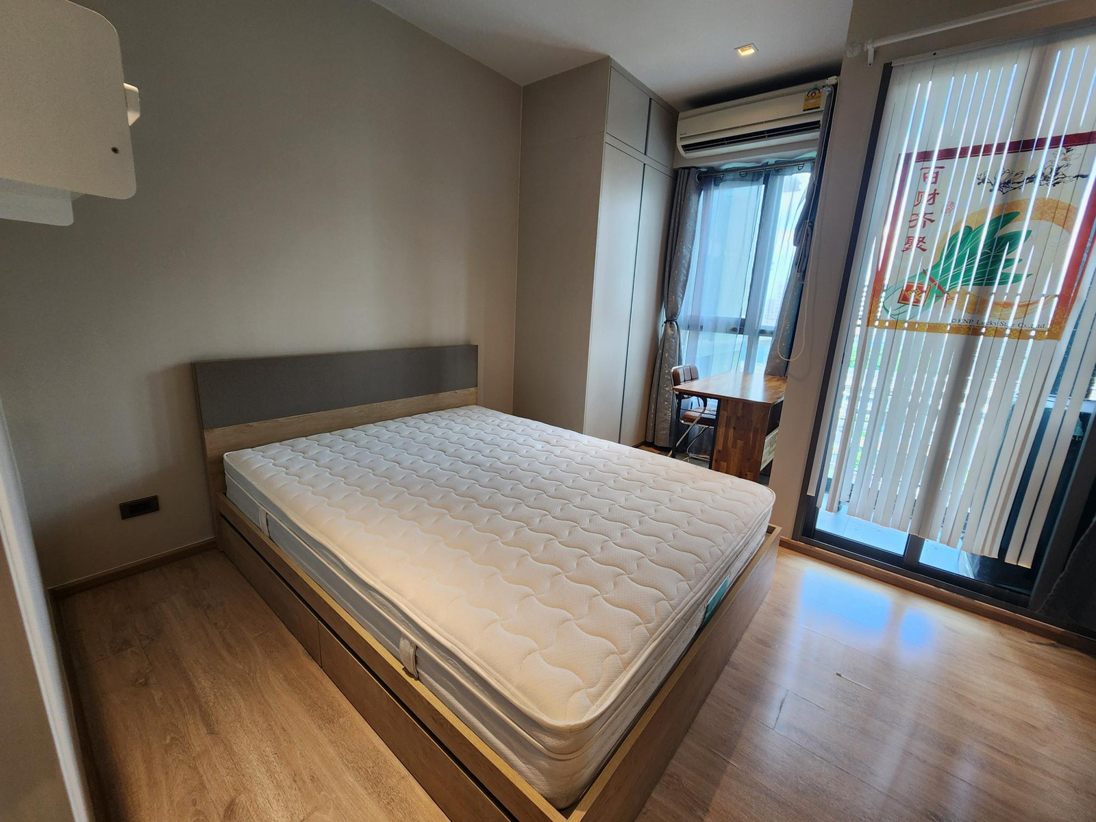 Condo for rent, Whizdom Station Ratchada Thapra, next to BTS Talat Phlu, with furniture + washing machine, only 12,000 baht. Condo for rent, Whizdom Station Ratchada Thapra, next to BTS Talat Phlu, with furniture + washing machine, only 12,000 baht.