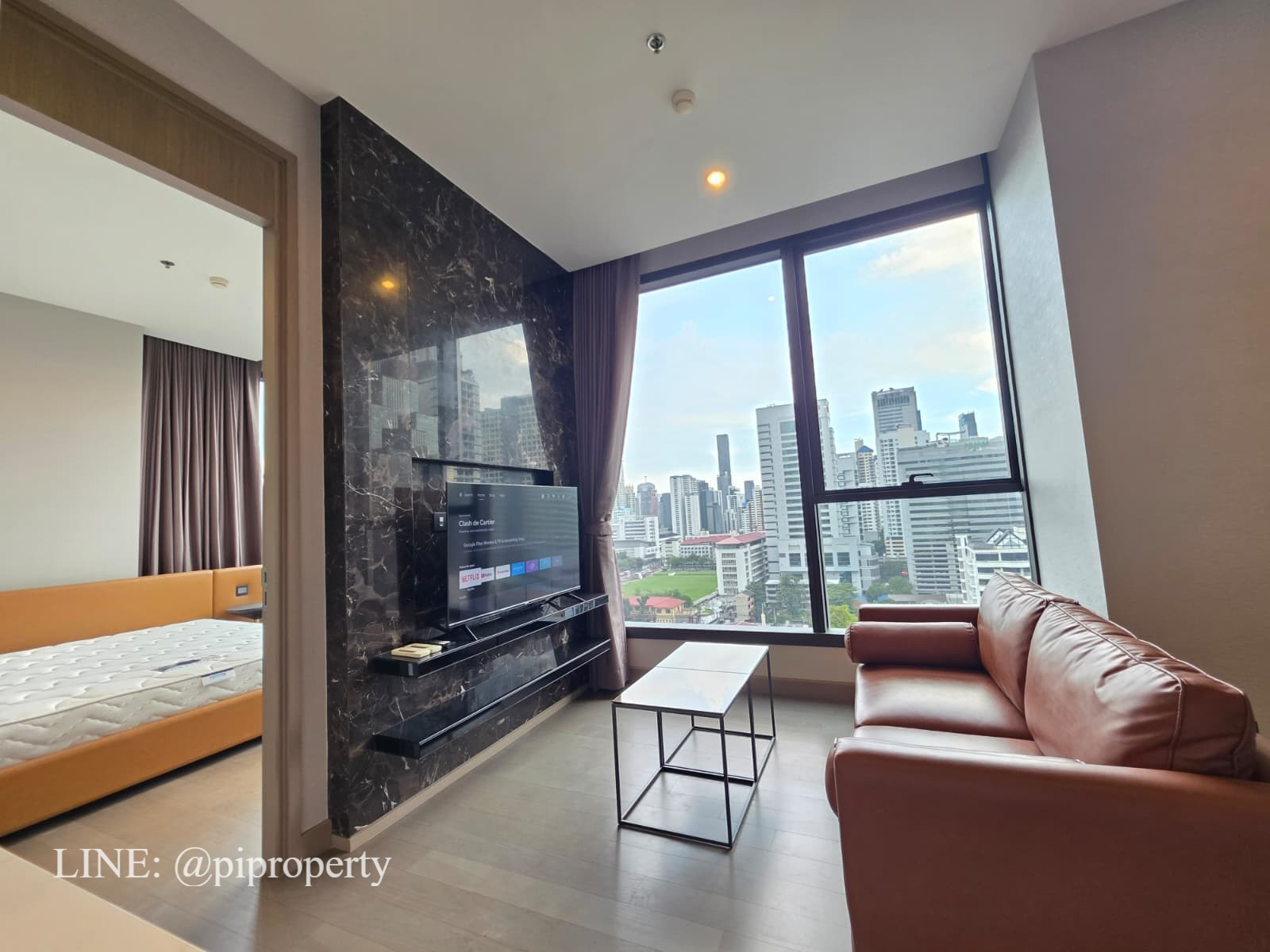 ให้เช่าคอนโดหรู The Esse at Singha Complex (ติด MRT 0 เมตร) ห้องแบบ 1 ห้องนอน ตกแต่งครบพร้อมเข้าอยู่ 