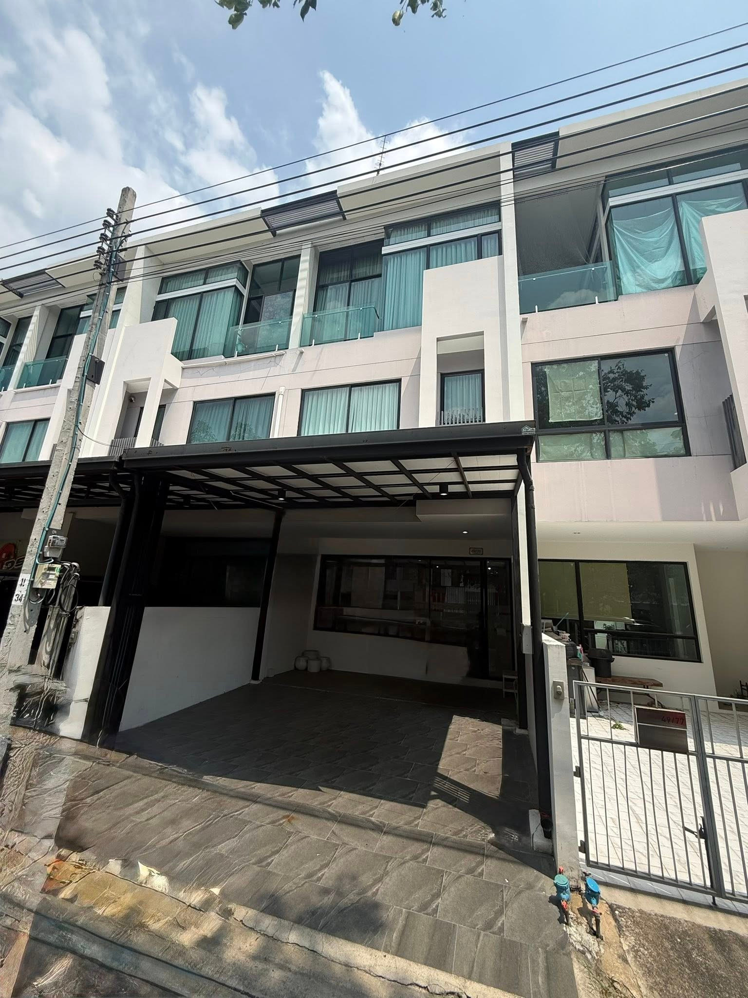 Home Office 3 ชั้น 3 นอน 3 น้ำ ใกล้BTS, ศูนย์ราชการแจ้งวัฒนะ มีที่จอดรถส่วนกลาง จดทะเบียนบริษัทได้