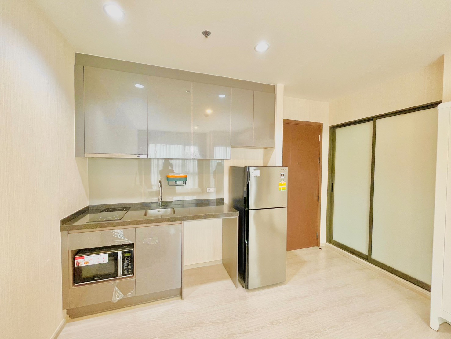 🔥SPECIAL DEAL🔥ห้องว่าง🔥ให้เช่าคอนโด Rhythm Asoke 12,000 บาท/เดือน UP-0458 – รูปที่ 3