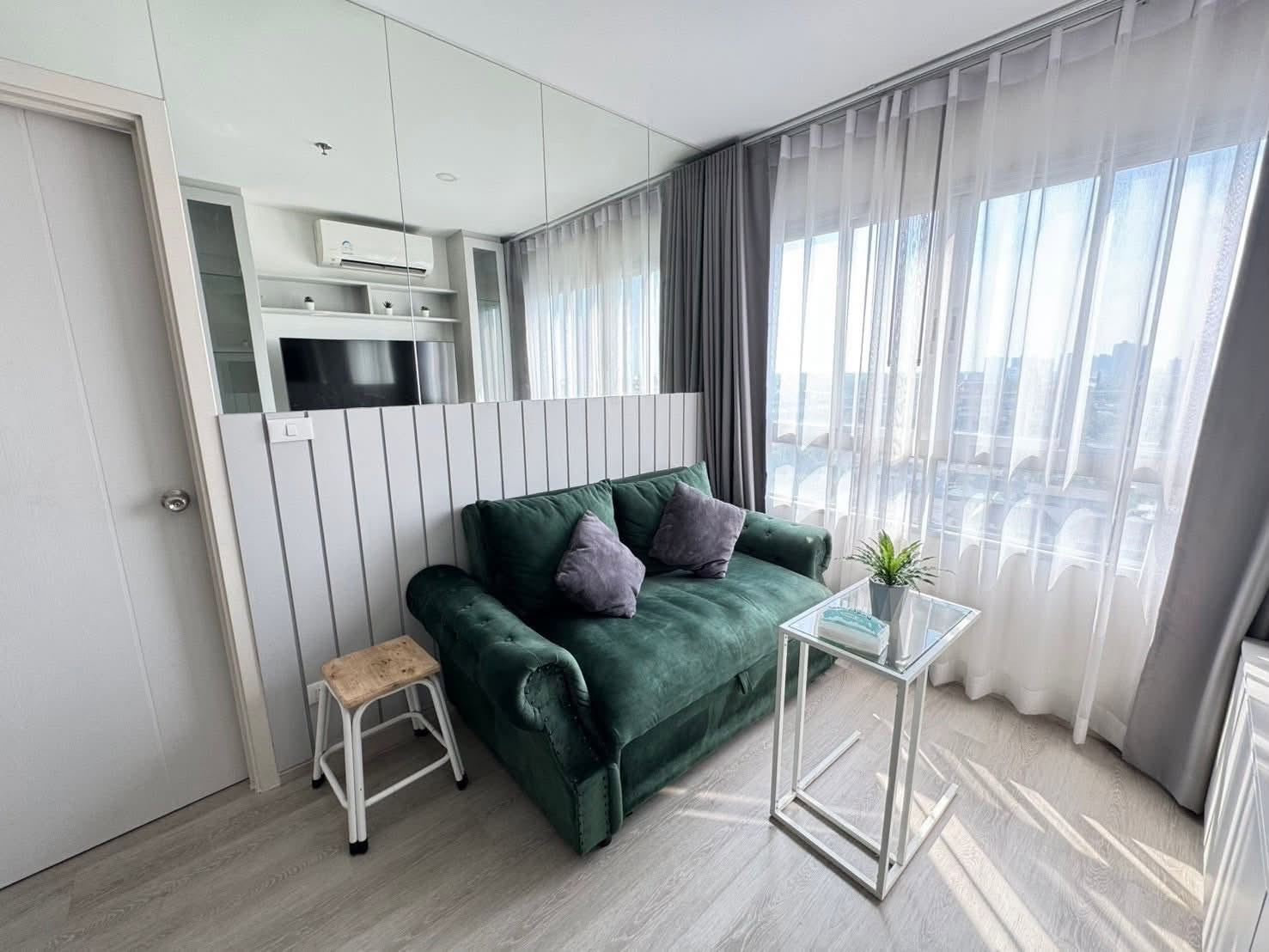 Elio Sathorn-Wutthakat for sale/rent corner room