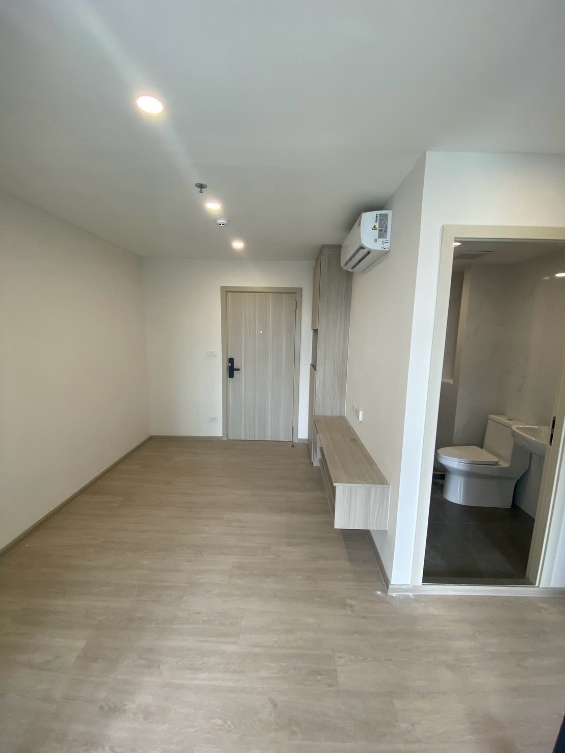 ห้องชั้นเดียว 27 ตร.ม. | วิวแม่น้ำ | ติด BTS 0 เมตร | เลี้ยงสัตว์ได้ – รูปที่ 3